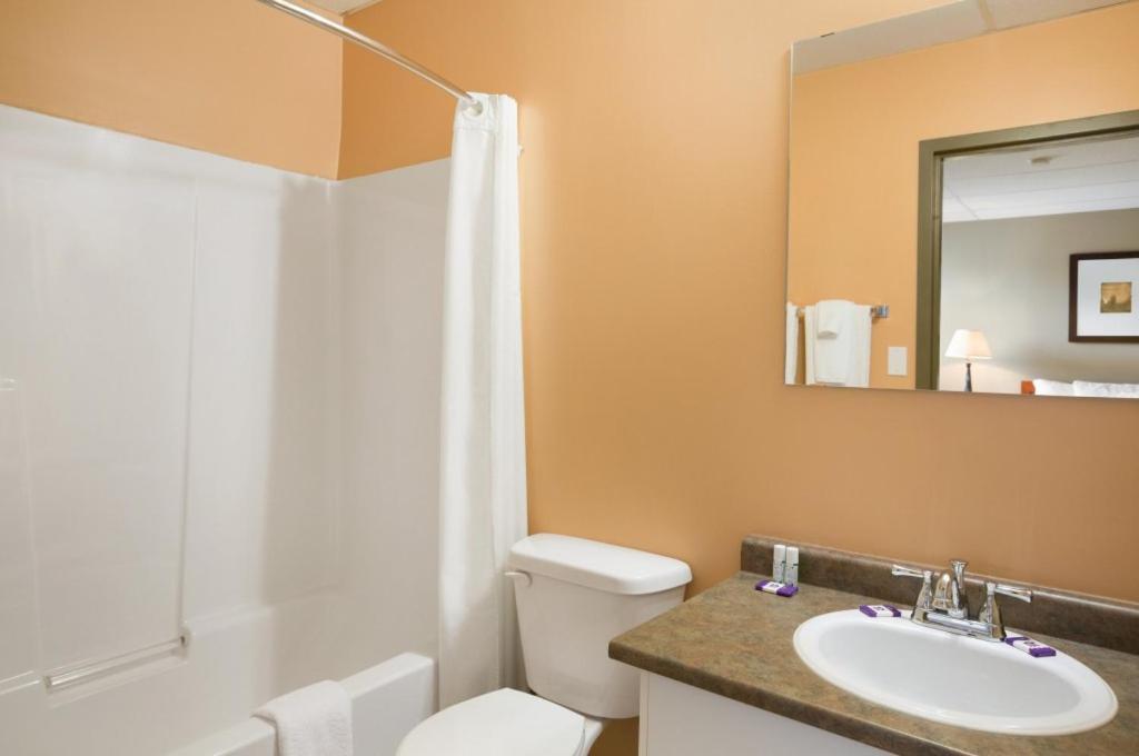 Central Suite Hotel Lloydminster Exteriér fotografie